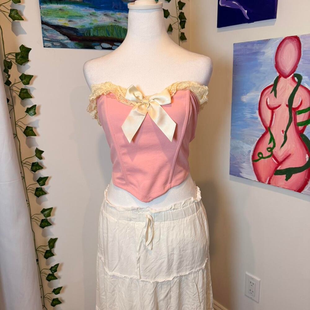 Pink lace bow corset